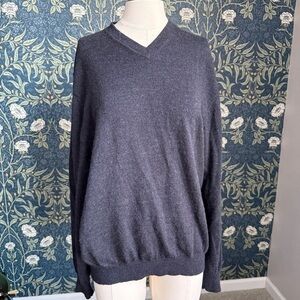 Garret Scott Mens Extra Fine Merino Wool V-Neck Sweater Dark Grey